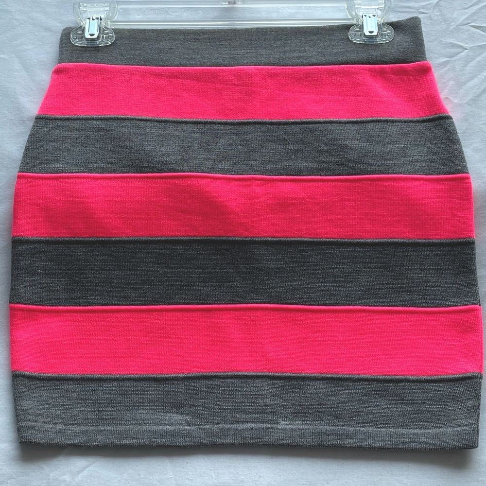 Stripped mini skirt